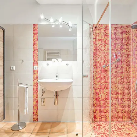 Zeese Katy Lägenhet *